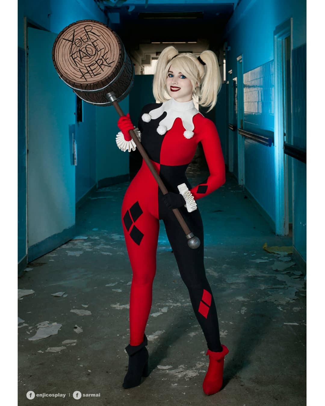 Harley Quinn cosplay by Enji Night